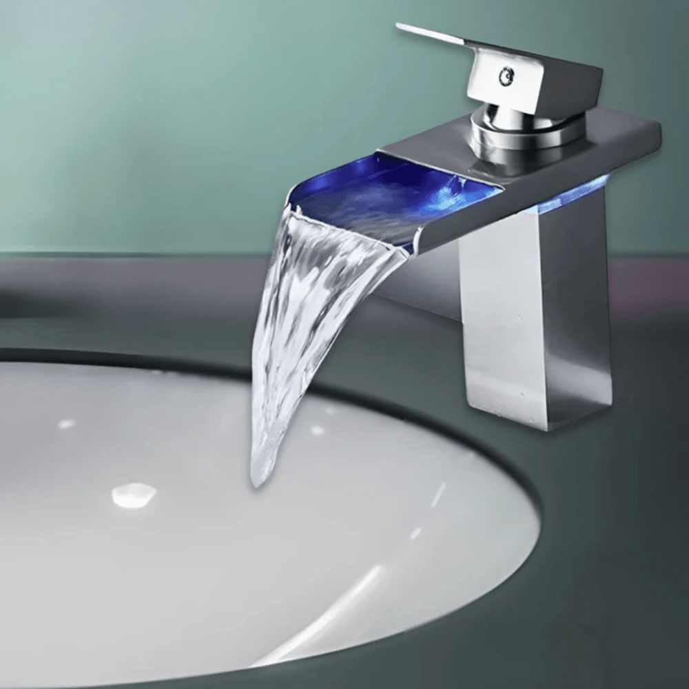 VidricLED - Temperature-Dependent Wall-Mounted Faucet