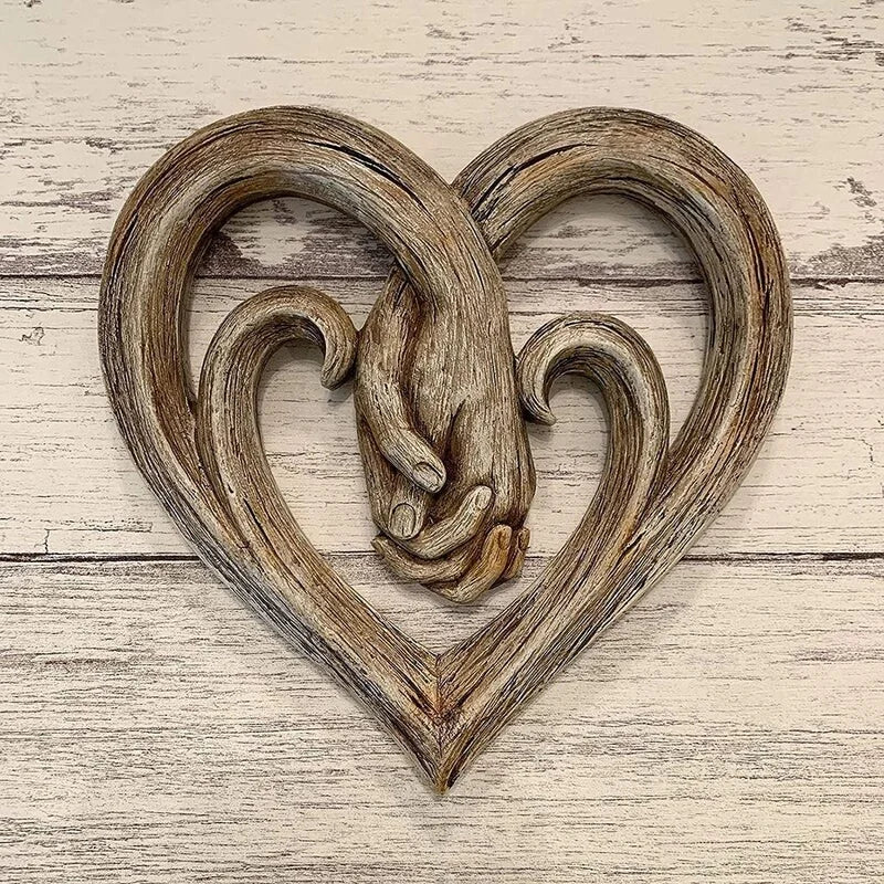 Wanddekoration aus Holz in Herzform