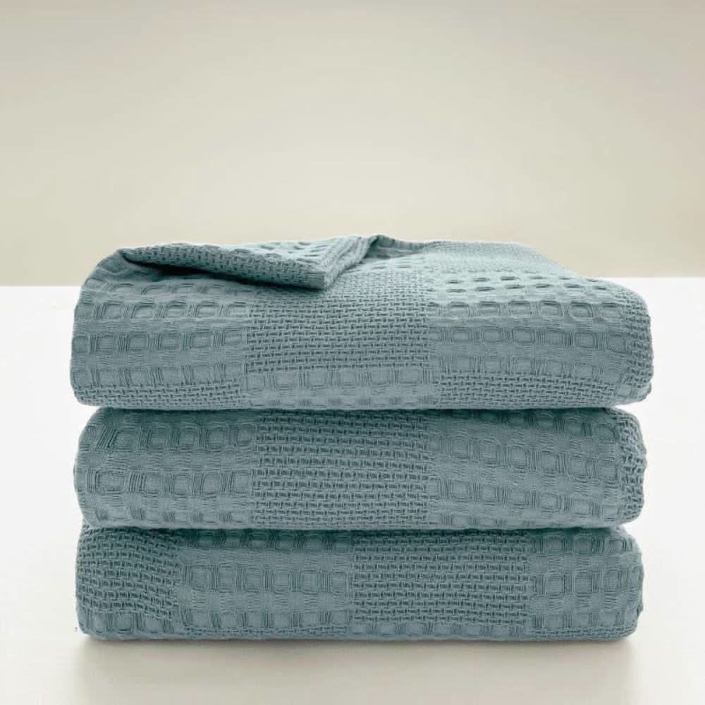 OLIV - Stylish and soft blanket