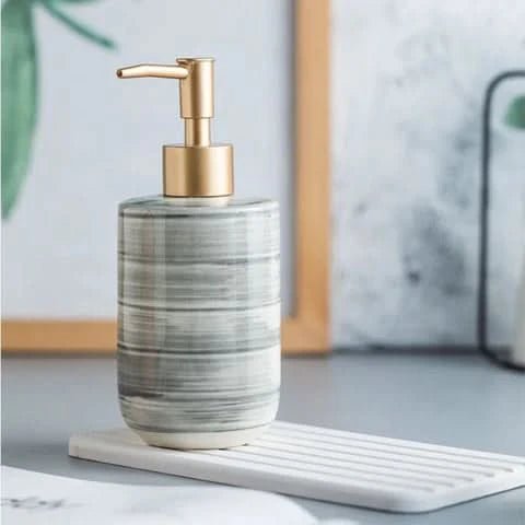 Arvy - Elegant and durable dispenser