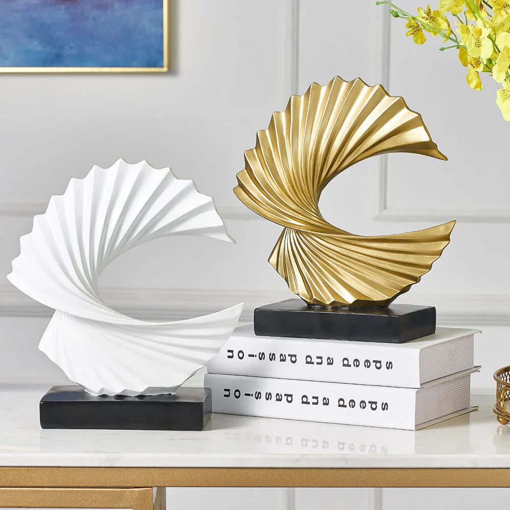 Stilvolle Halbmond-Skulptur – Elegante Mond Deko für Zuhause & Büro