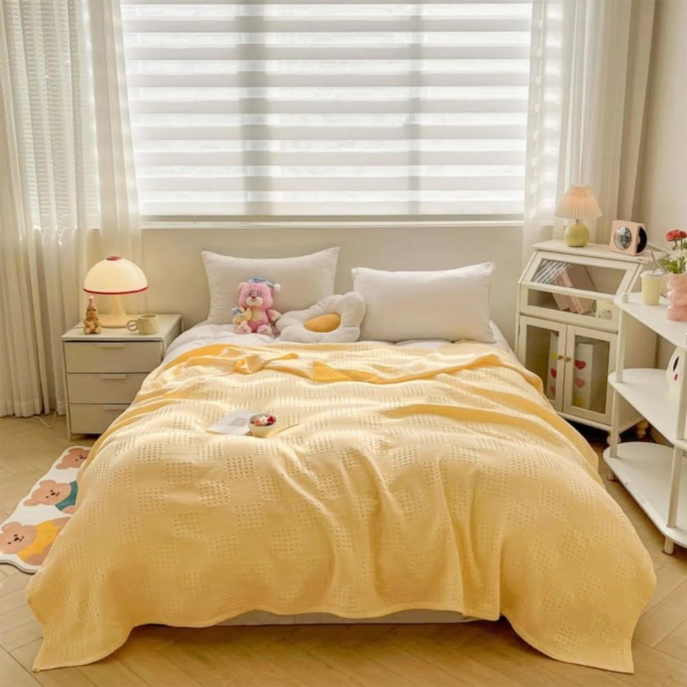 OLIV - Stylish and soft blanket