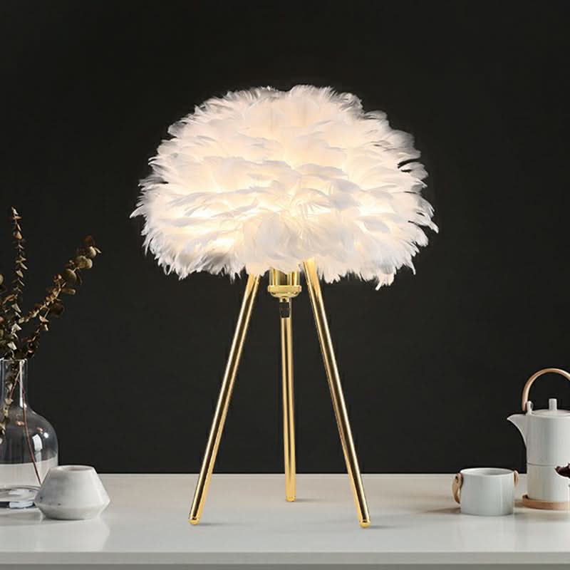 HAVANA Bedside Lamp with Feather Lampshade for a Soothing Atmosphere