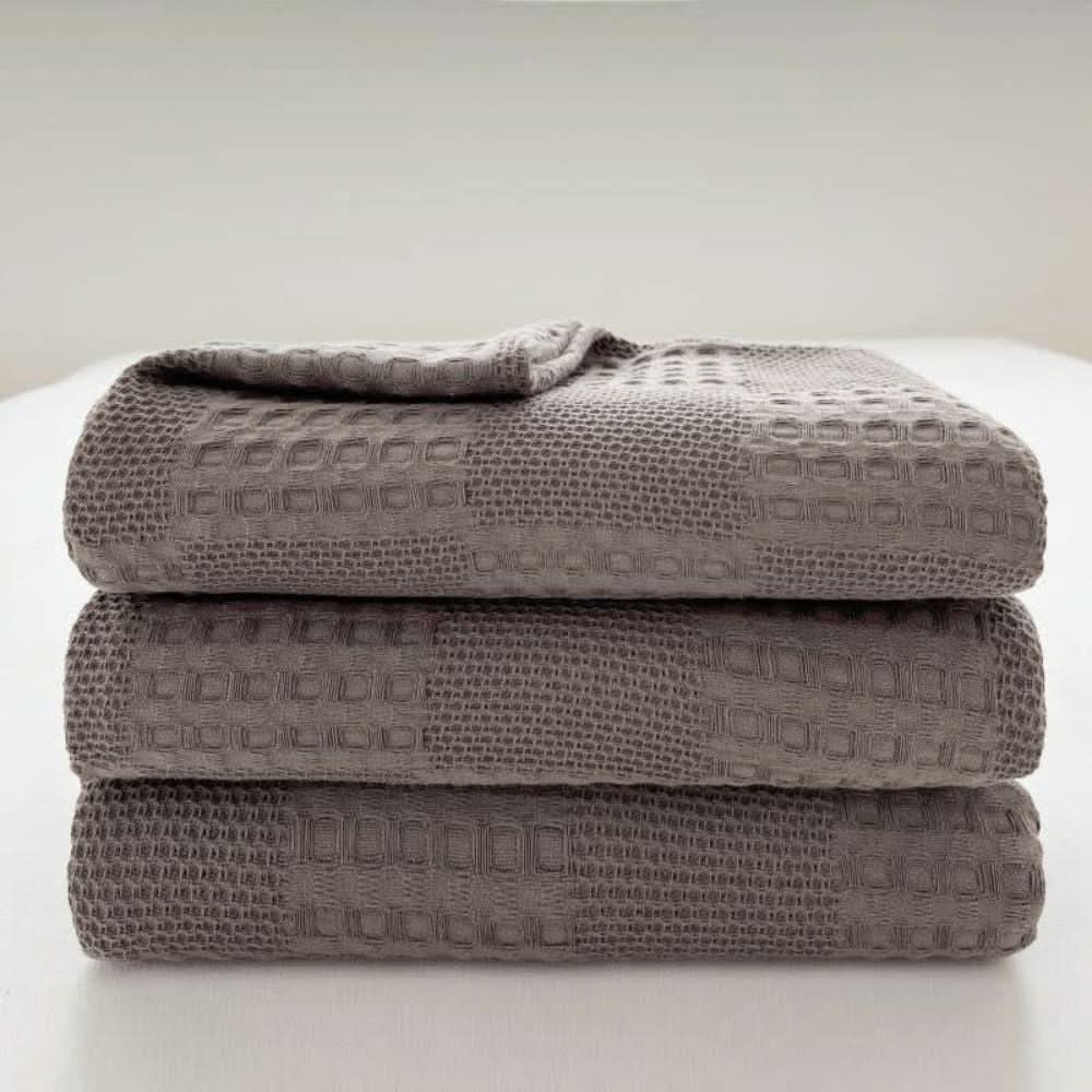 OLIV - Stylish and soft blanket