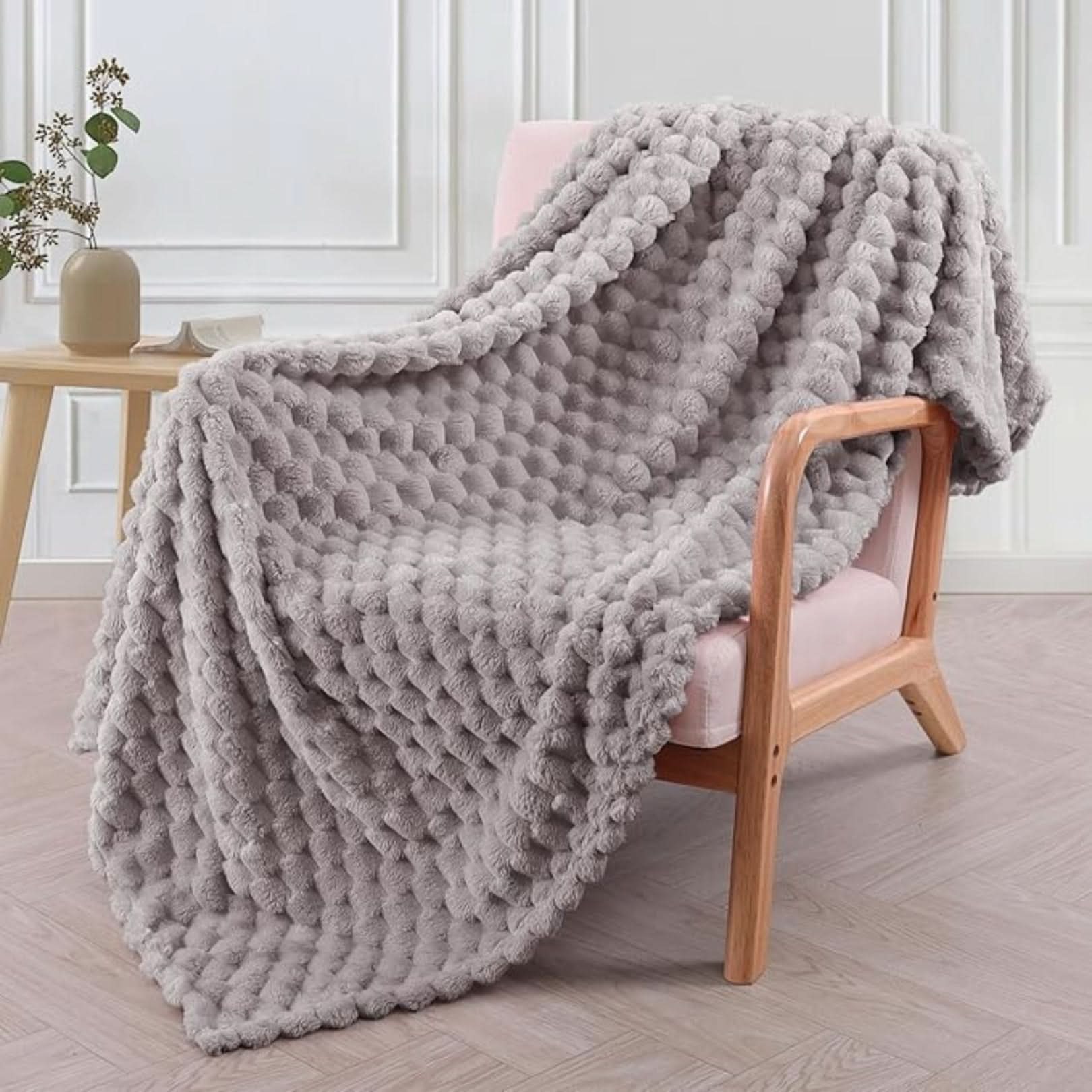 DARA - Cuddly Blanket