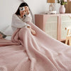 INA - Slim and snuggly blanket