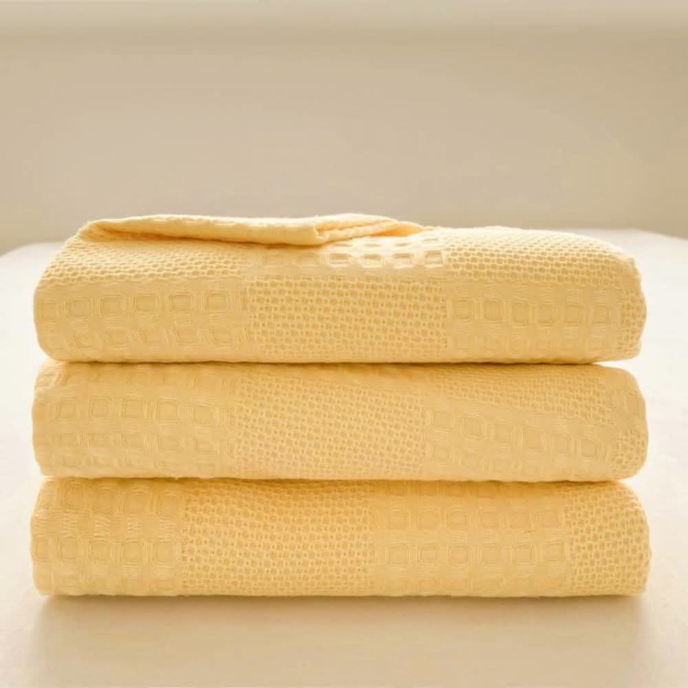 OLIV - Stylish and soft blanket