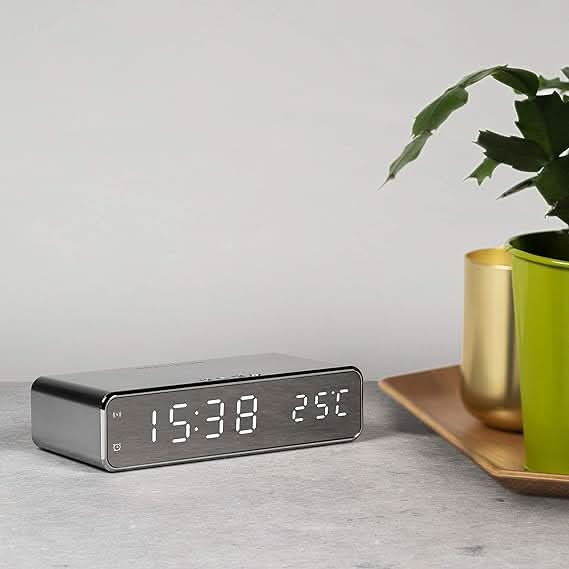 BENNETT - LED Alarm Clock With Wireless Charger
