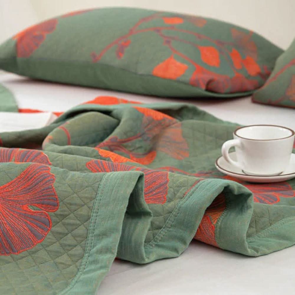 Jazzy Floral Pattern - Light Blanket