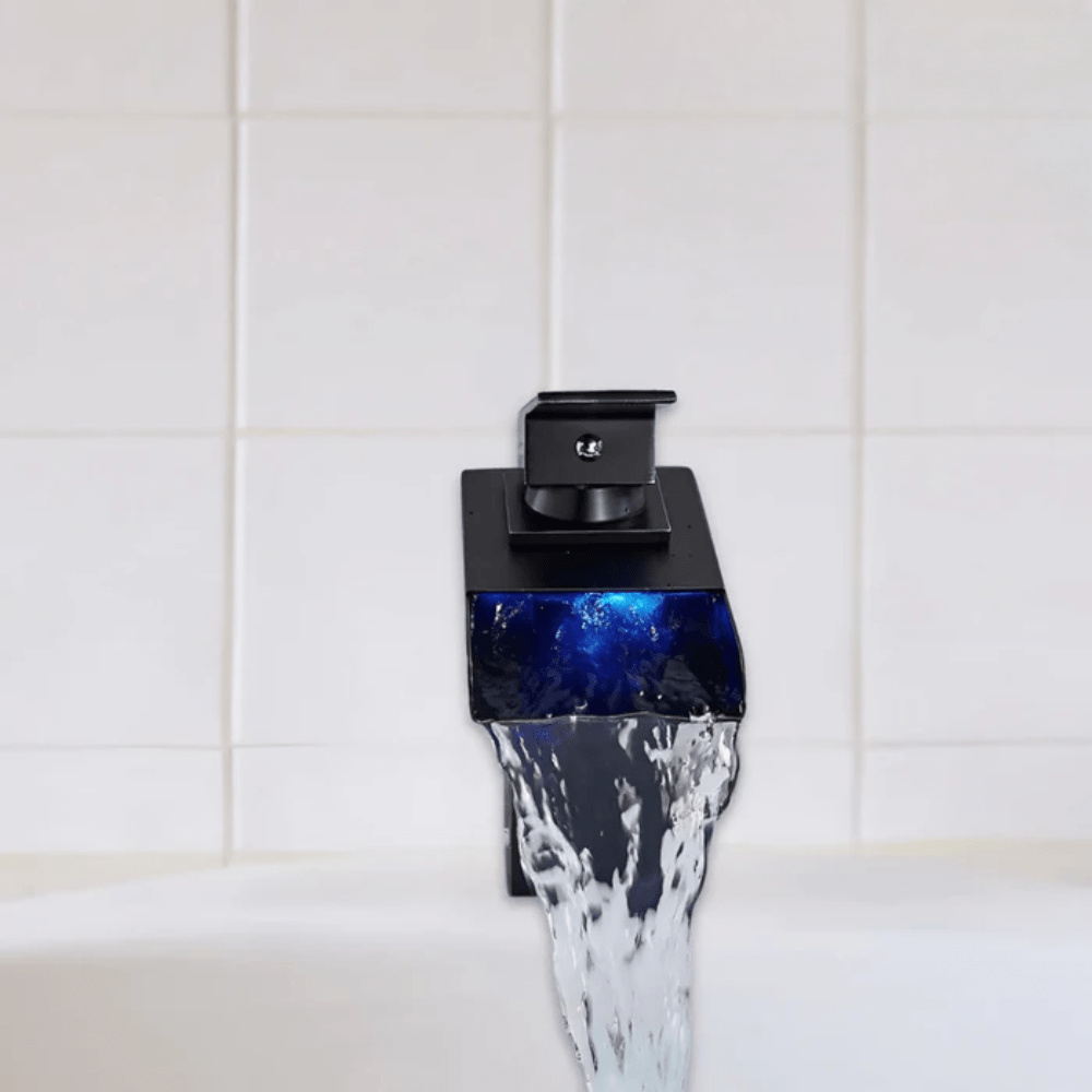 VidricLED - Temperature-Dependent Wall-Mounted Faucet