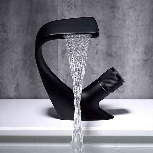AQUACASCADE Wasserfall-Waschbeckenhahn – Eleganter Einhandmischer mit Spa-Effekt für Ihr Badezimmer
