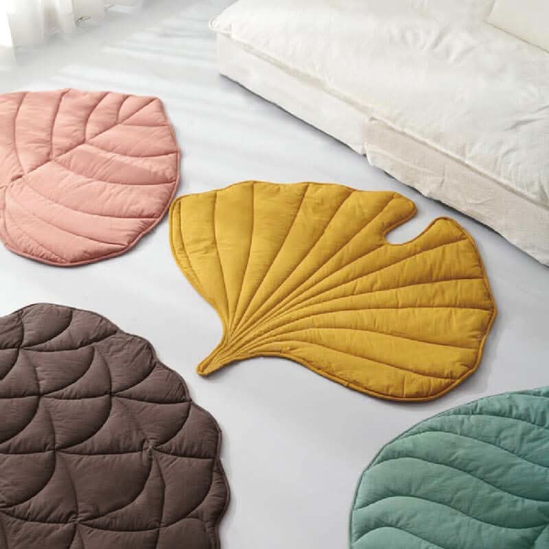 LEAF NEST – Leaf-Shaped Dog Blanket For Comfort & Home Style