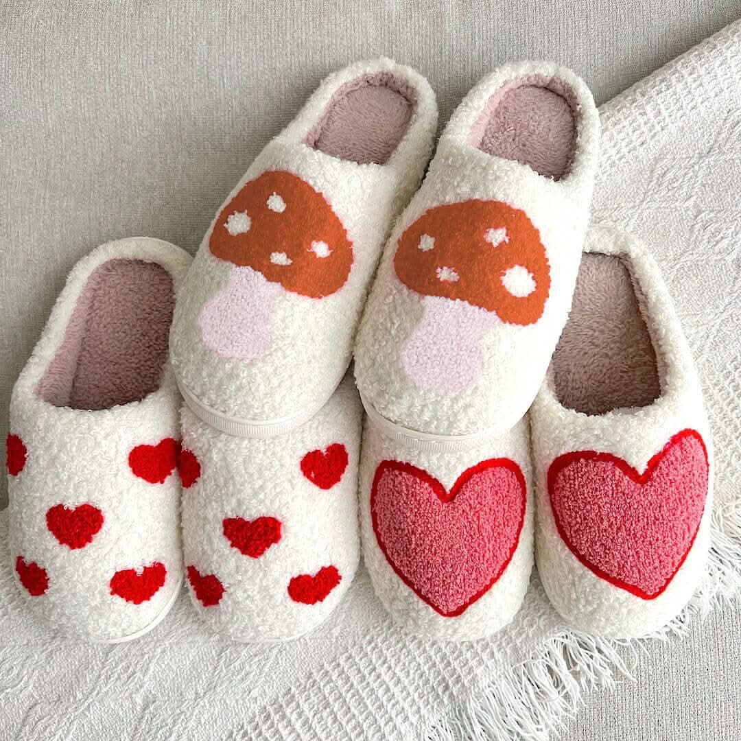 Cuddle Heart Slippers – Cuddly Slippers With Heart Design For Warm Feet