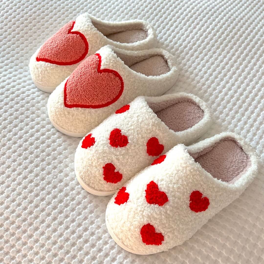 Cuddle Heart Slippers – Cuddly Slippers With Heart Design For Warm Feet
