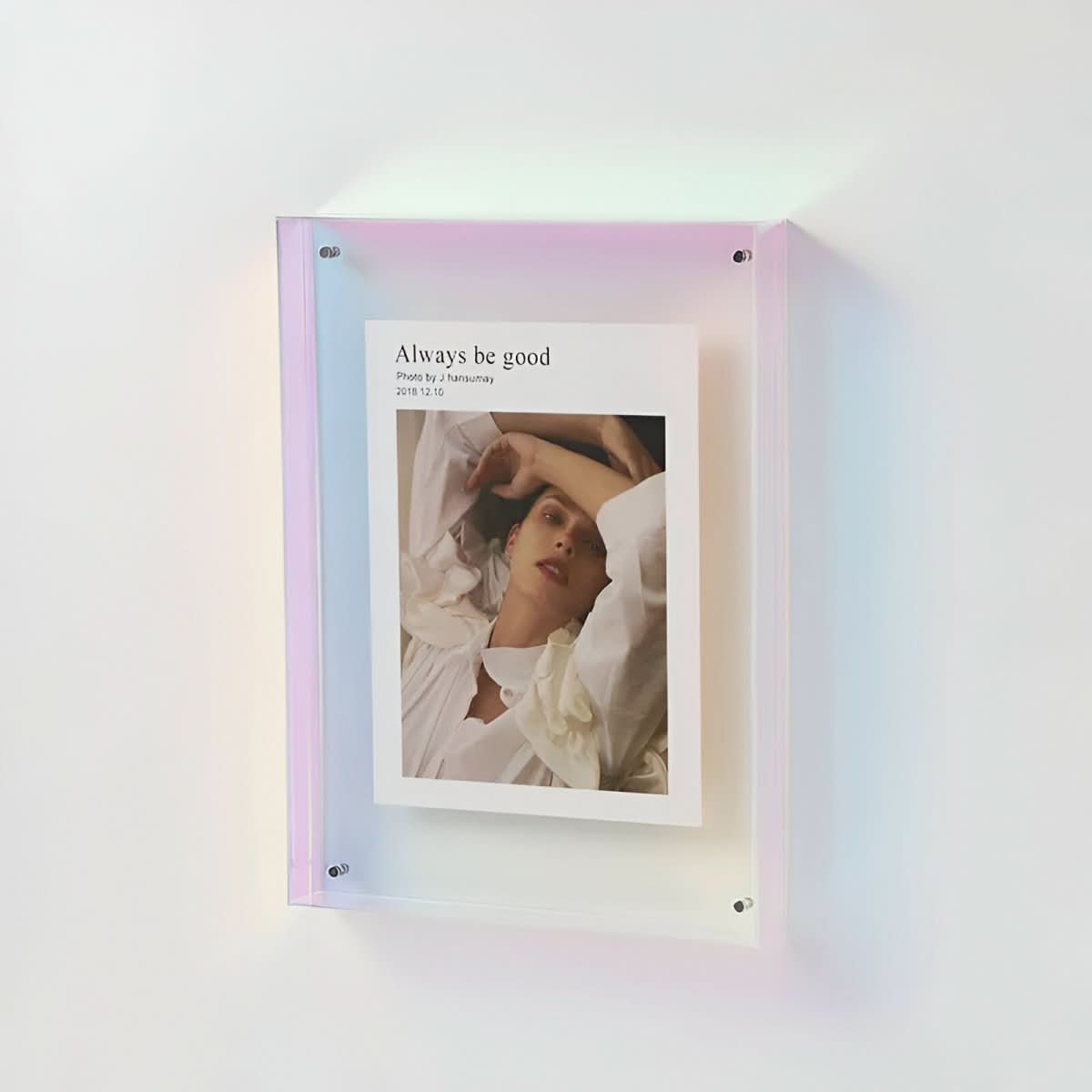 Crystal Frame – Modern Acrylic Picture Frame For Floating Elegance
