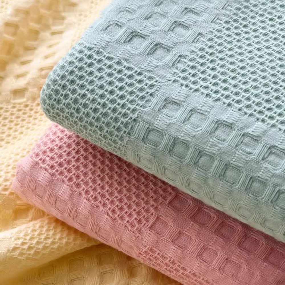 OLIV - Stylish and soft blanket