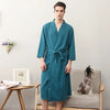 CottonWave – Gender-Neutral Waffle Bathrobe Made of Polyester, Breathable and Stylish