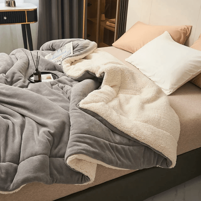 CozyLuxury – Luxurious Fleece Blanket For Ultimate Comfort