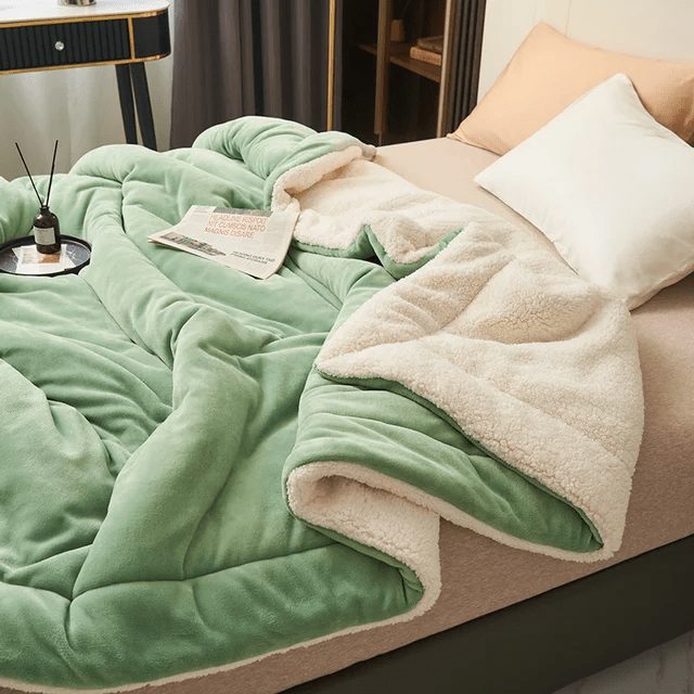 CozyLuxury – Luxurious Fleece Blanket For Ultimate Comfort