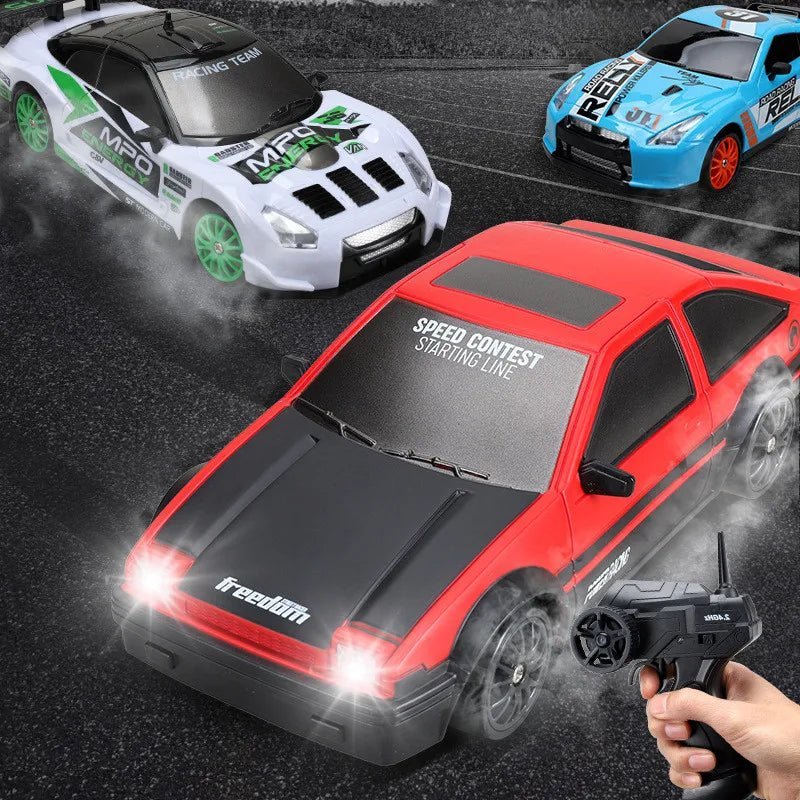 DRIFTHERO – 2,4-GHz-4WD-Hochgeschwindigkeits-RC-Auto mit AE86- und GTR-Renndesign 3