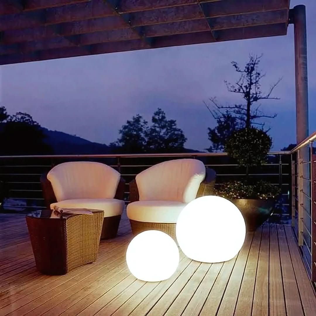 GLOWGLOBE – LED Light Sphere with 16 Colors and Remote Control for Indoor and Outdoor Use