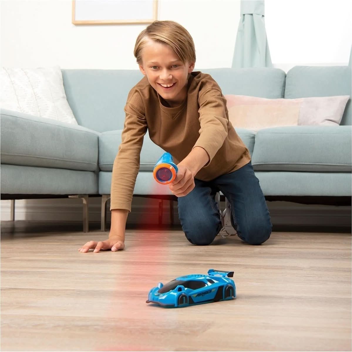 GravitationRaser – Laser-Guided Wall Climbing RC Car