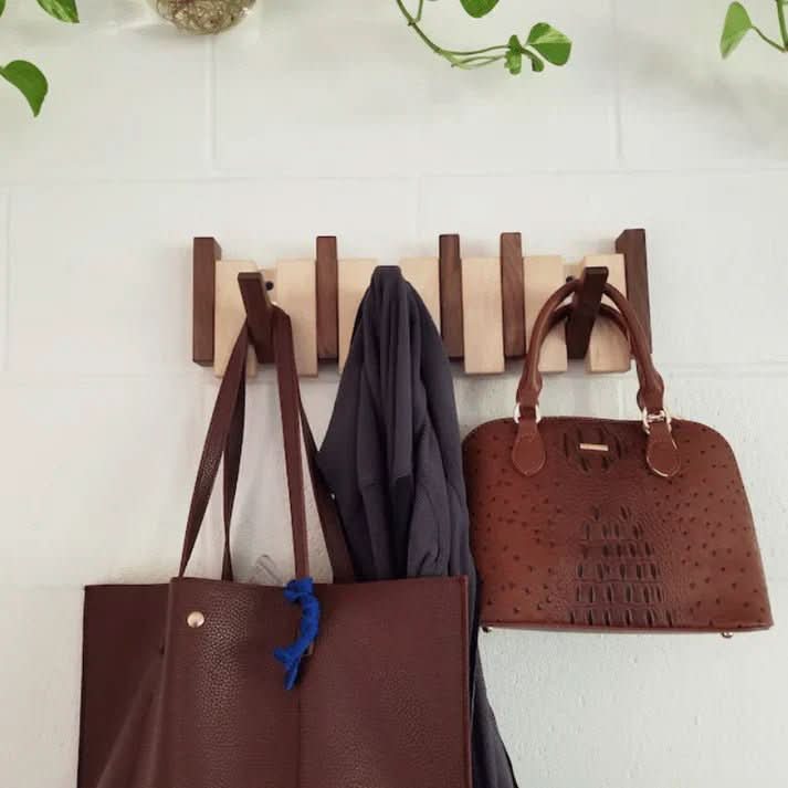 Harmoniebeschichtung Wand Regal – Massivholz Wandgarderobe im Klavierdesign mit 5 Klapphaken
