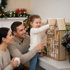 HOLLYHOME – Adventskalender in Form eines hölzernen Weihnachtshauses mit warmen LED-Lichtern 8