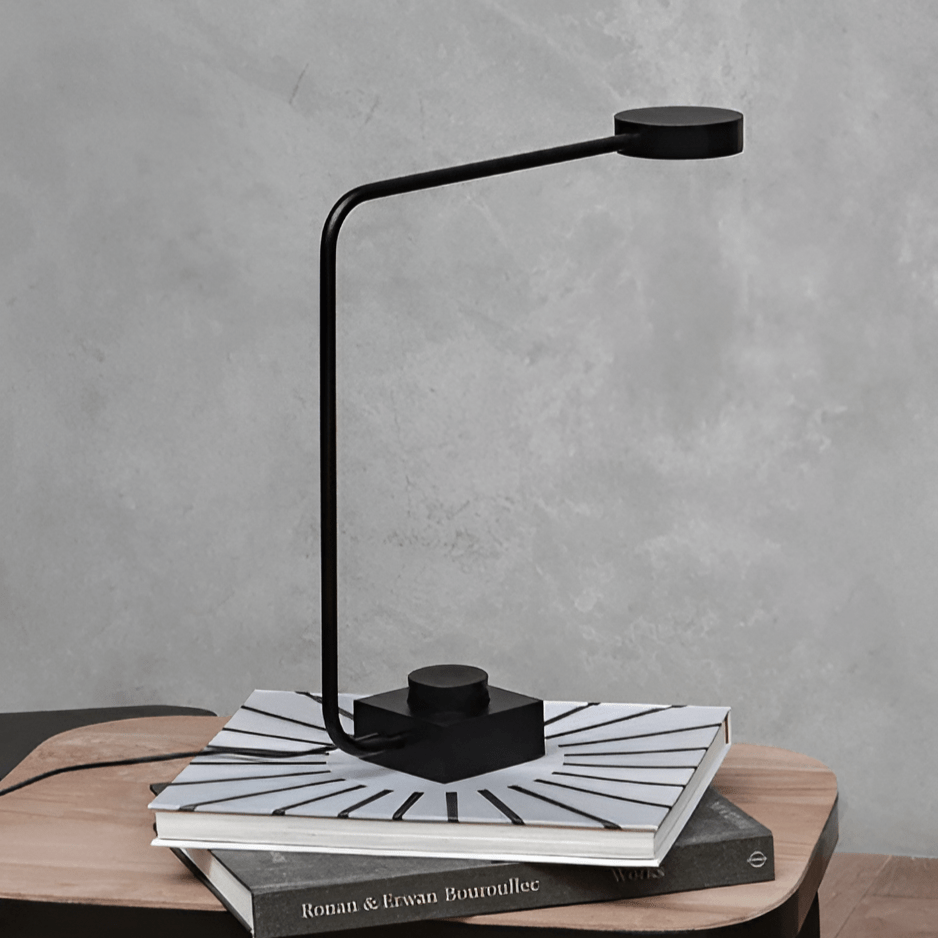 GENEVIEVE Dimmable LED Lamp with Uniform Illumination