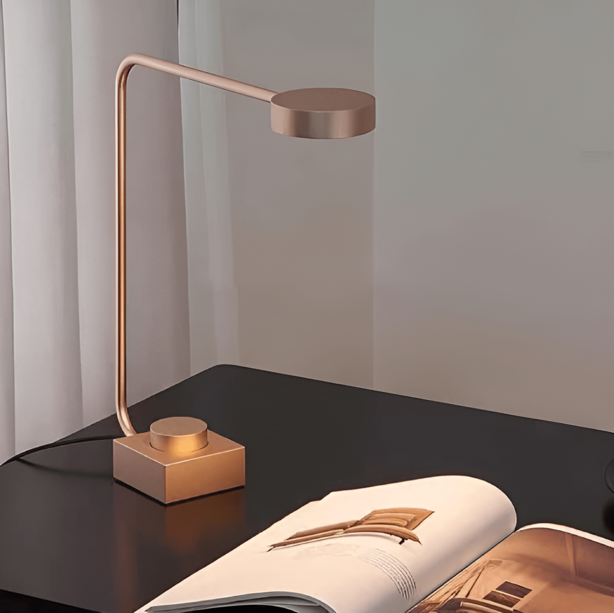 GENEVIEVE Dimmable LED Lamp with Uniform Illumination