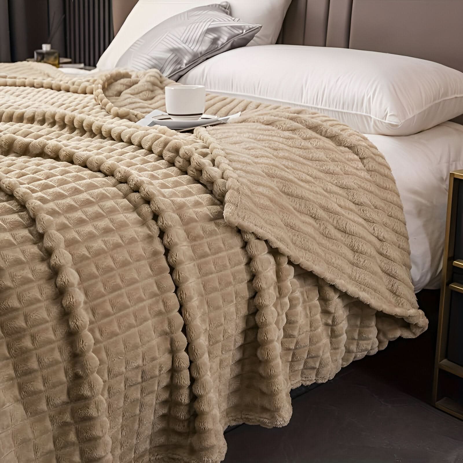 CORALWAVE – Ultra-Soft Textured Fleece Blanket