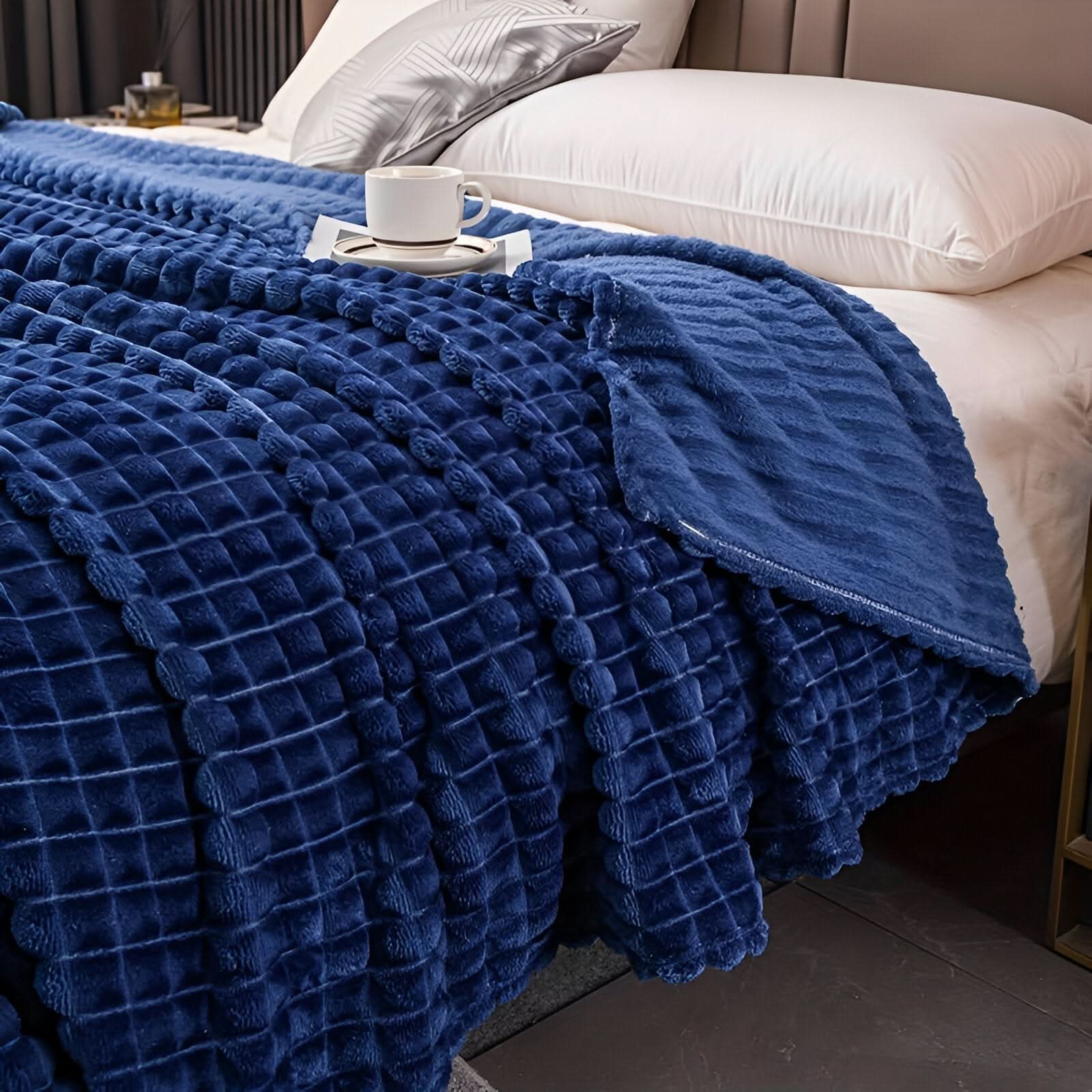 CORALWAVE – Ultra-Soft Textured Fleece Blanket