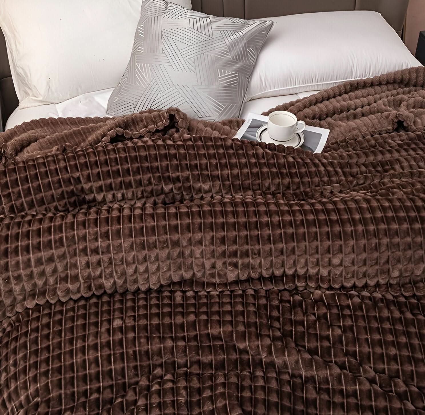 CORALWAVE – Ultra-Soft Textured Fleece Blanket