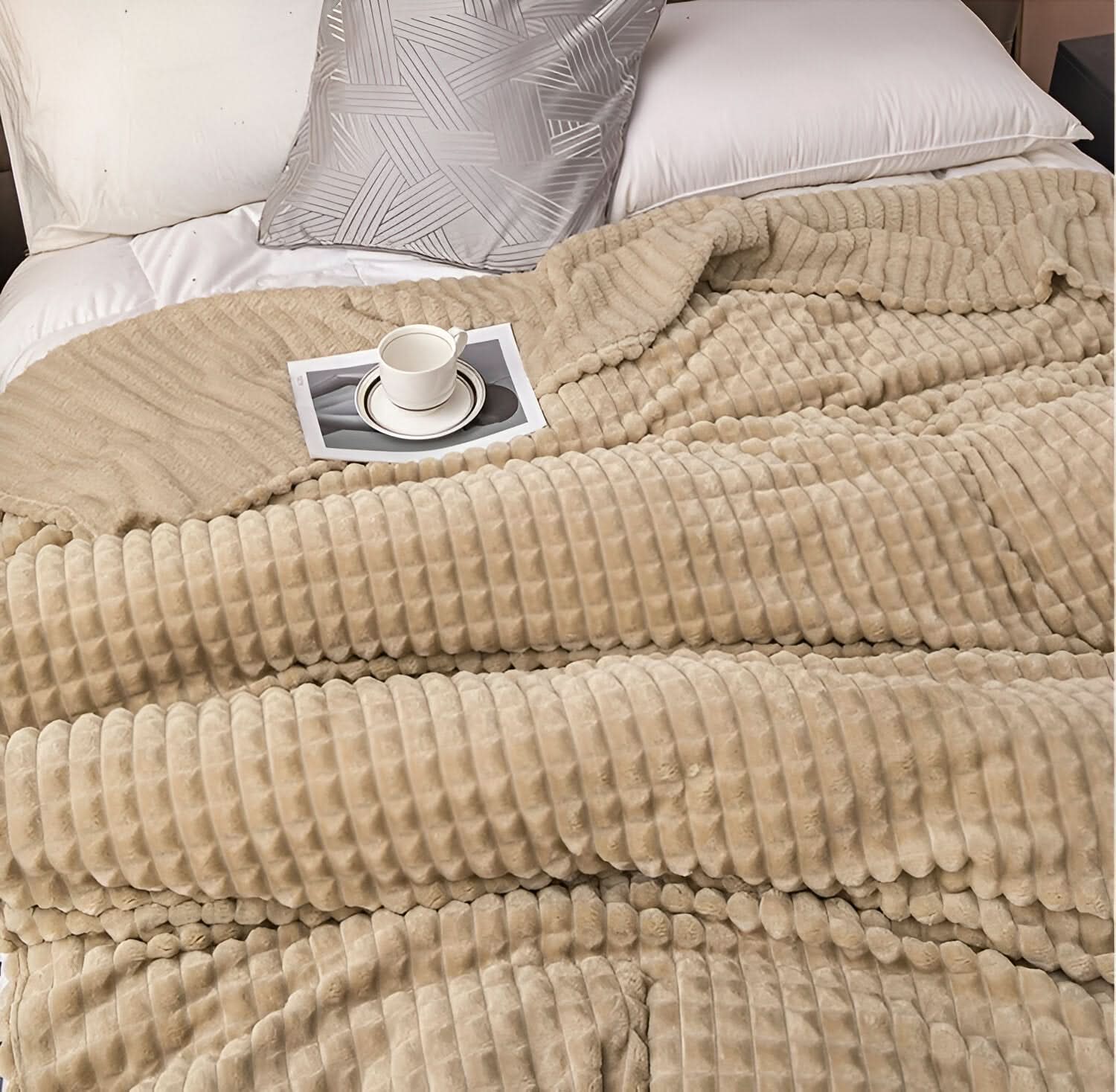CORALWAVE – Ultra-Soft Textured Fleece Blanket