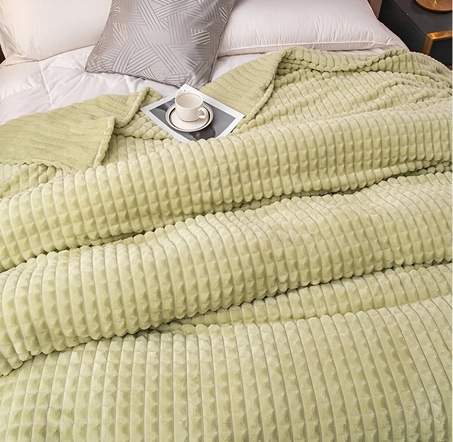CORALWAVE – Ultra-Soft Textured Fleece Blanket