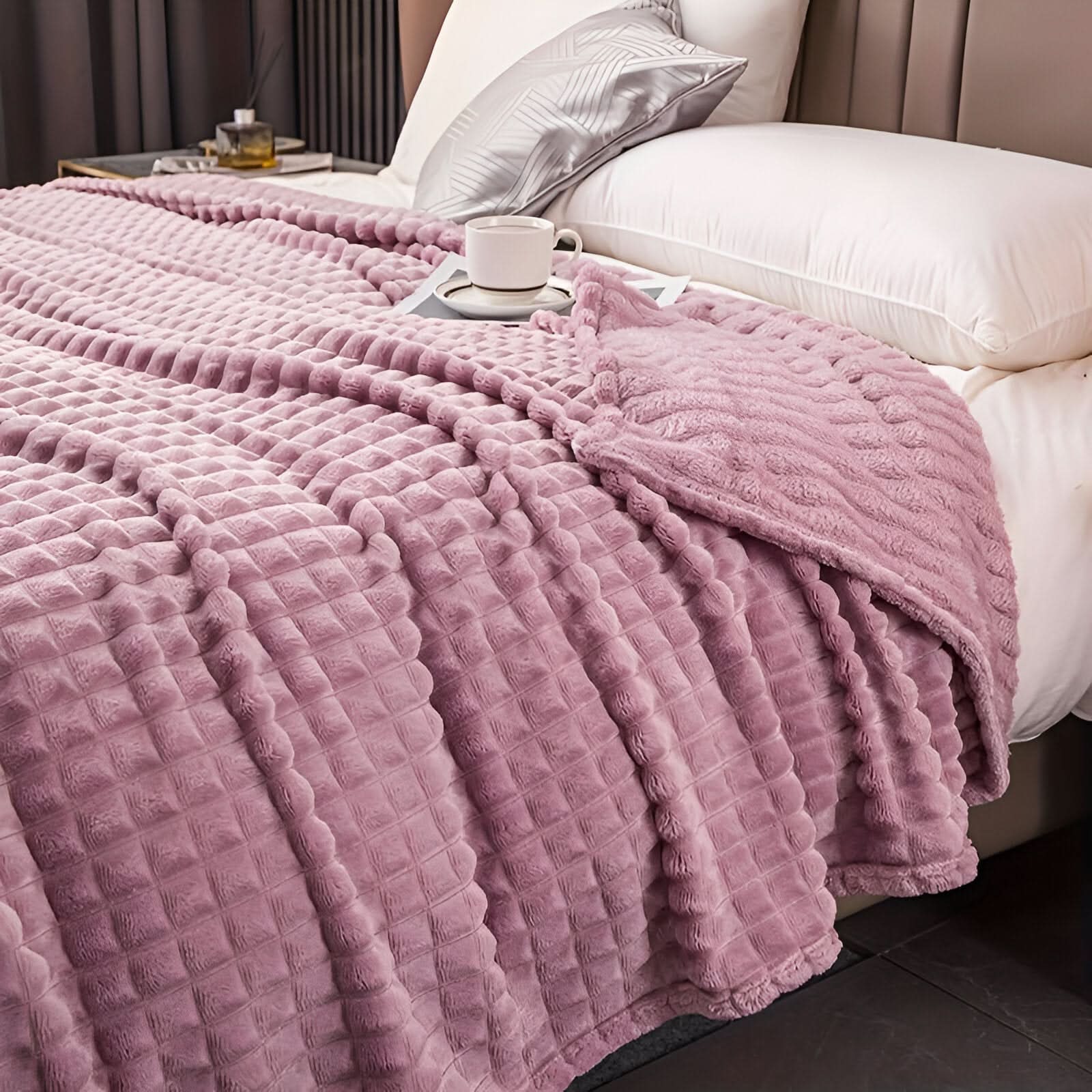 CORALWAVE – Ultra-Soft Textured Fleece Blanket