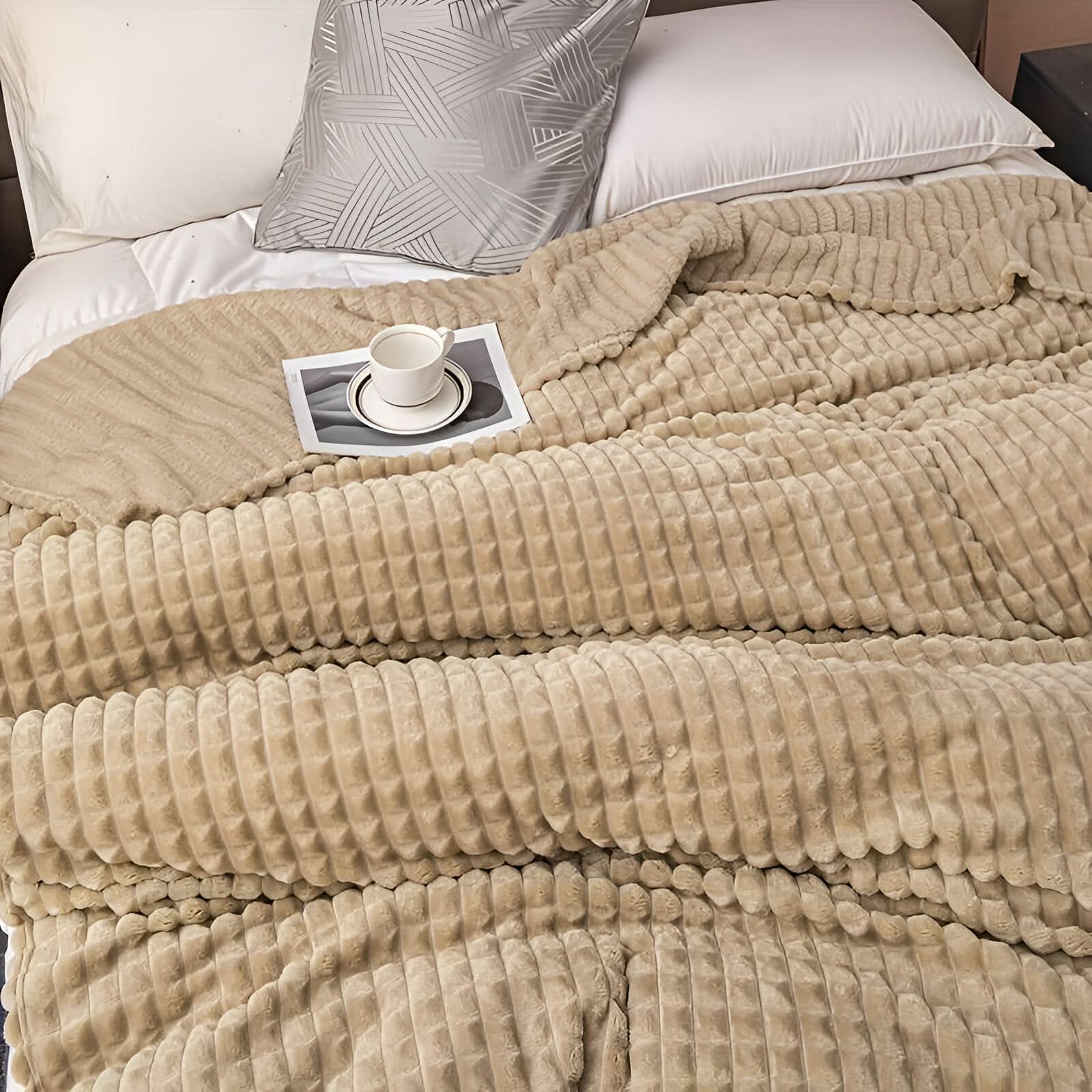 CORALWAVE – Ultra-Soft Textured Fleece Blanket