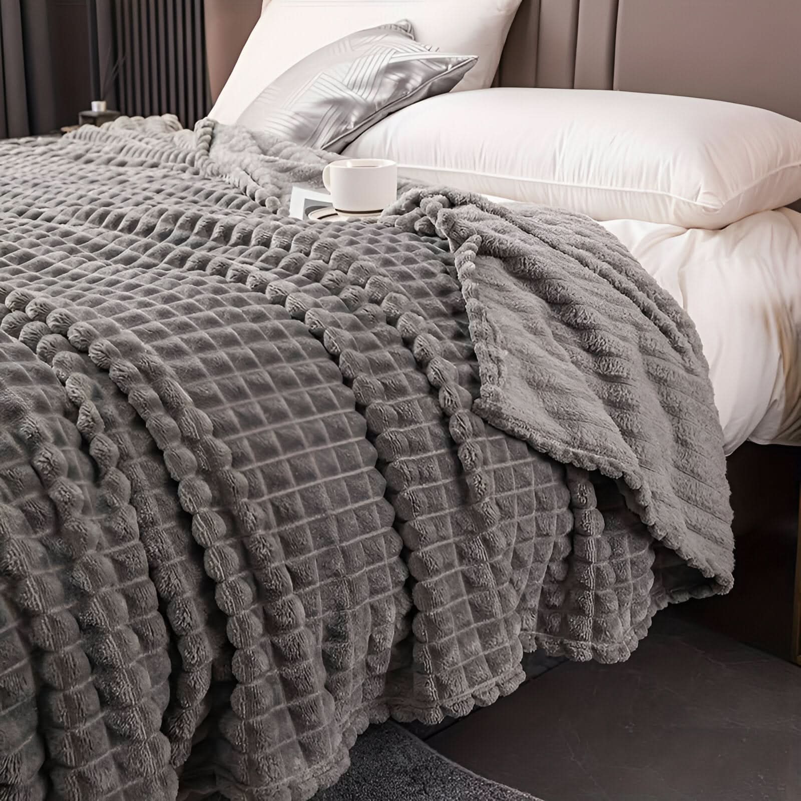 CORALWAVE – Ultra-Soft Textured Fleece Blanket
