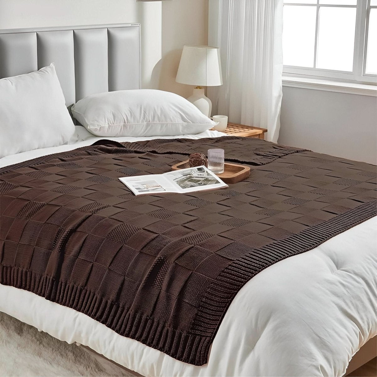 Monostripe – Minimalist Knitted Blanket