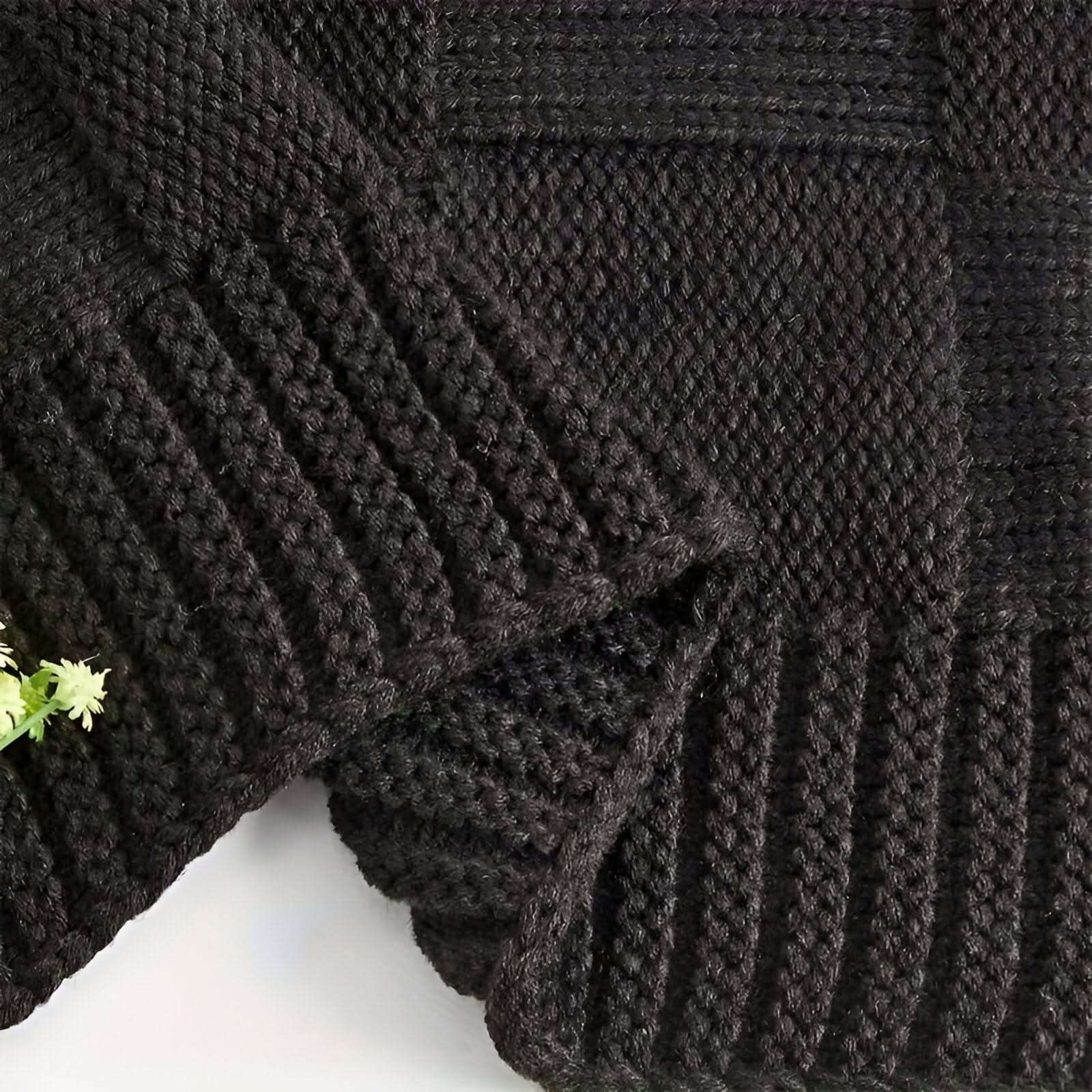 Monostripe – Minimalist Knitted Blanket