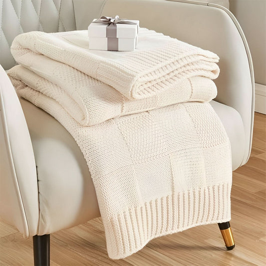 Monostripe – Minimalist Knitted Blanket