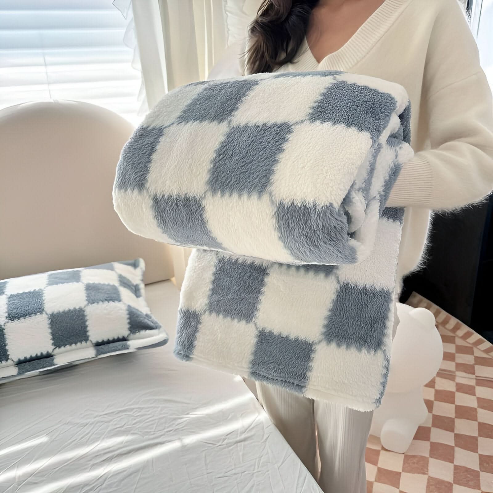 SNUGSPOT – Colorful Plaid Fleece Blanket