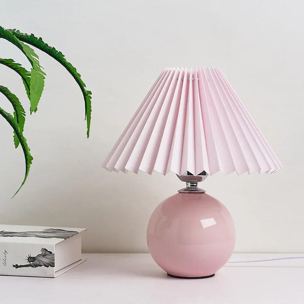 LUMIHERITAGE – Vintage-Tischlampe mit plissiertem Schirm für klassisches Ambiente 1