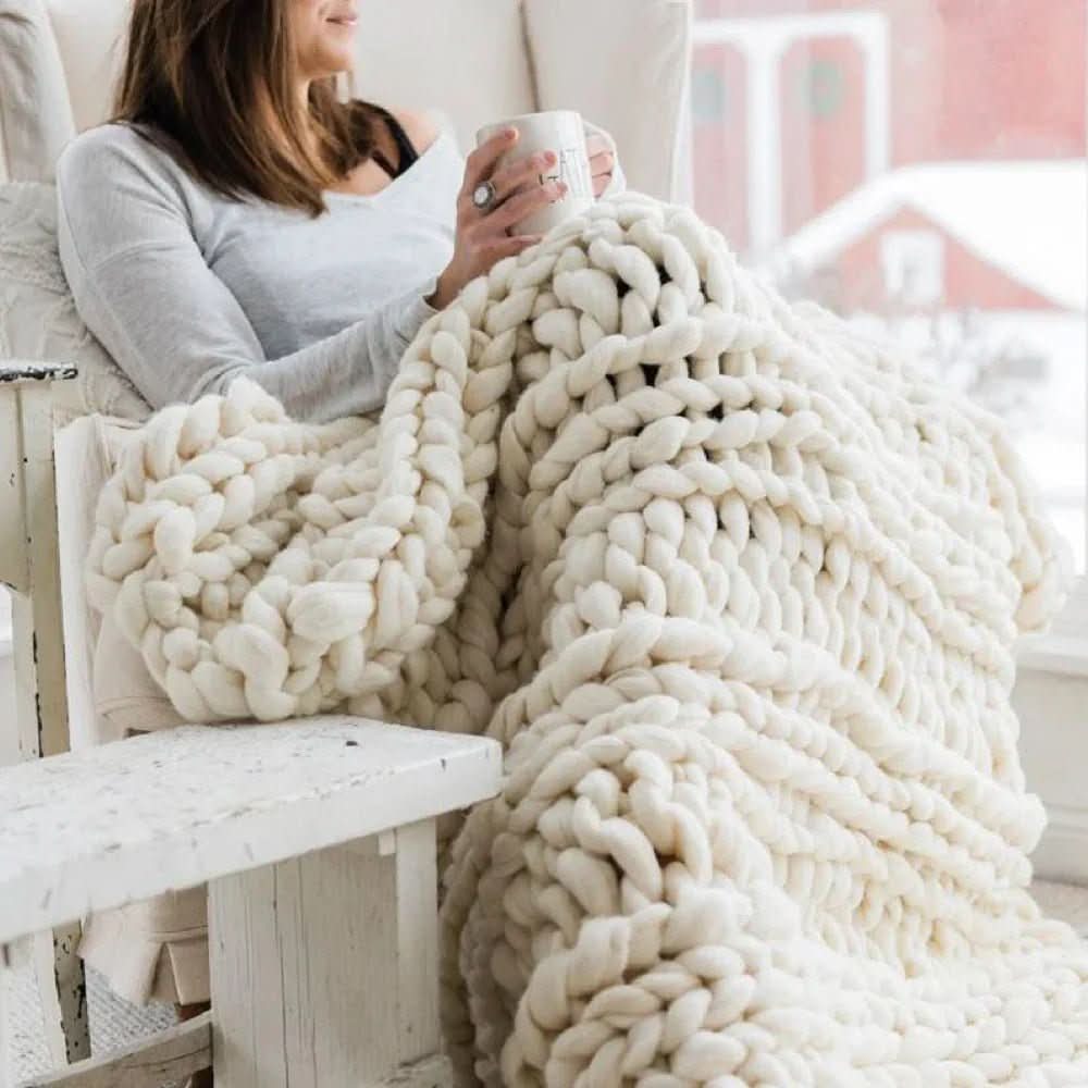 LuxeWool – DIY Thick XL Wool Yarn for Creative Projects