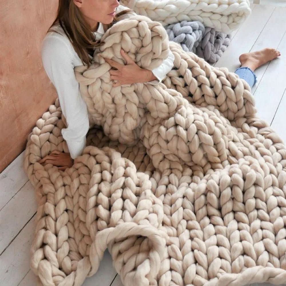 LuxeWool – DIY Thick XL Wool Yarn for Creative Projects