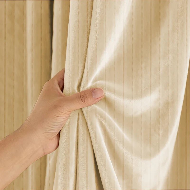 CozyProtection – Heavy Warming Winter Curtain