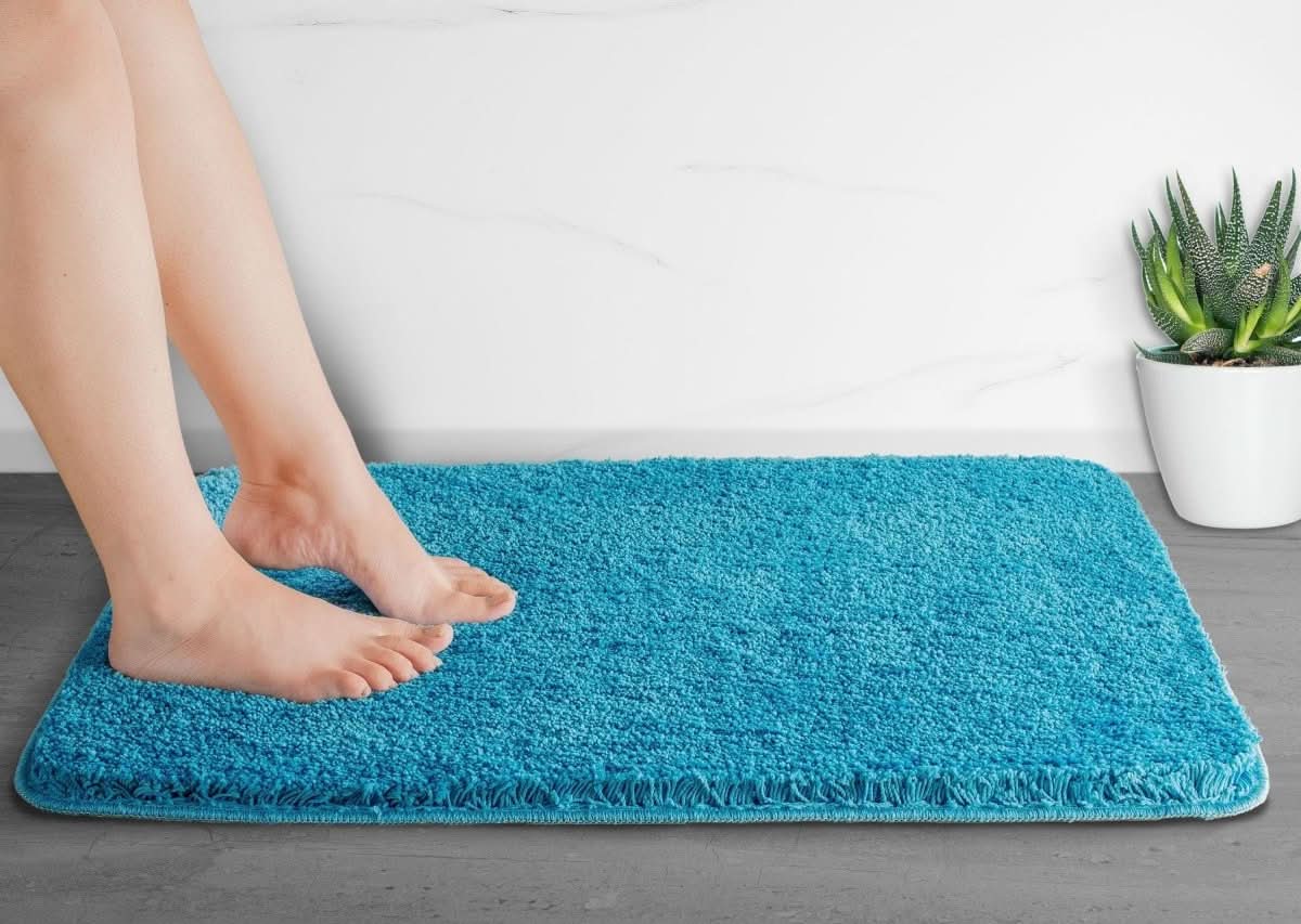 Veluvia Comfort Mat | Ultra-Soft Microfiber Bath Mat | Quick Drying & Non-Slip