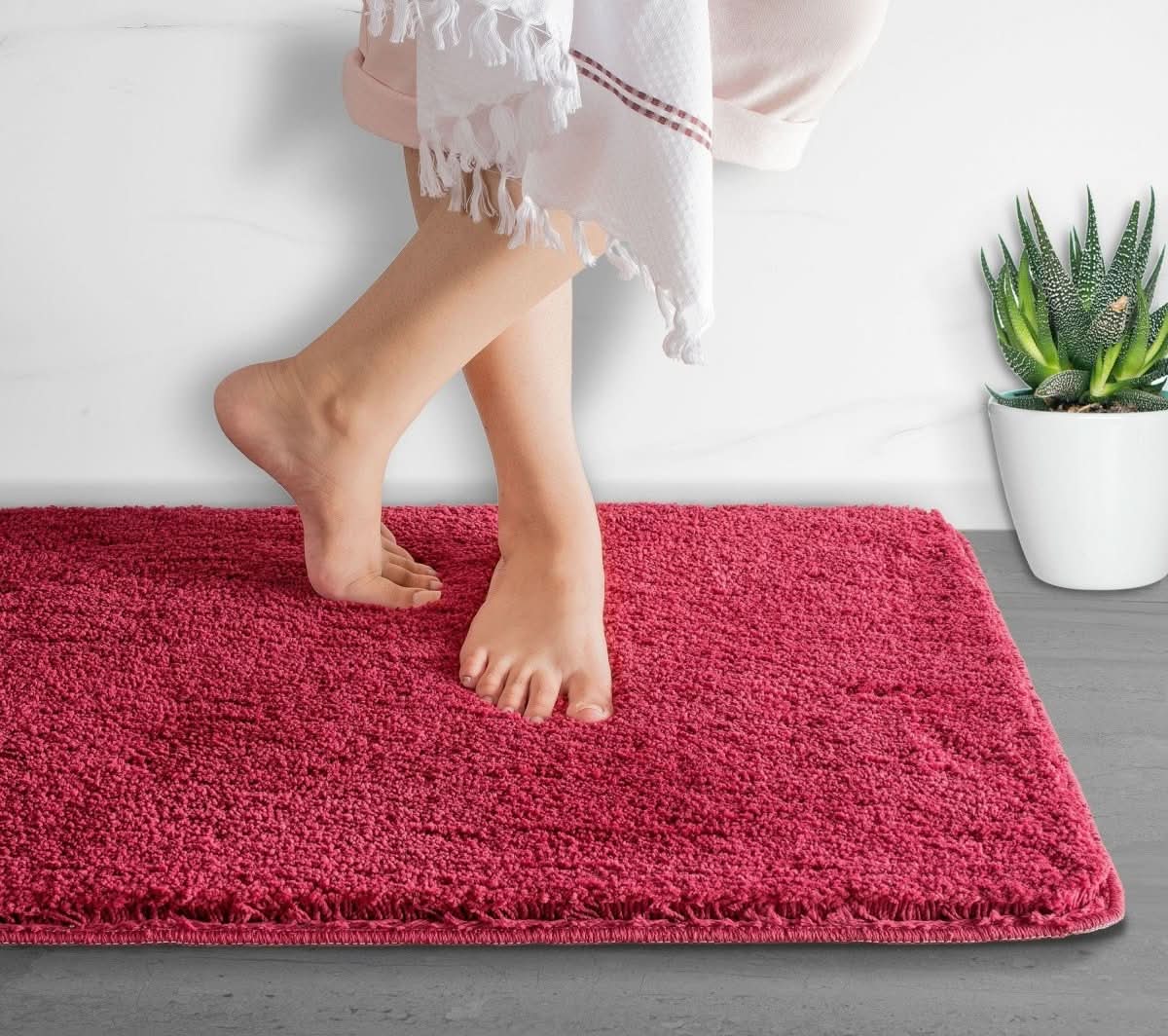 Veluvia Comfort Mat | Ultra-Soft Microfiber Bath Mat | Quick Drying & Non-Slip