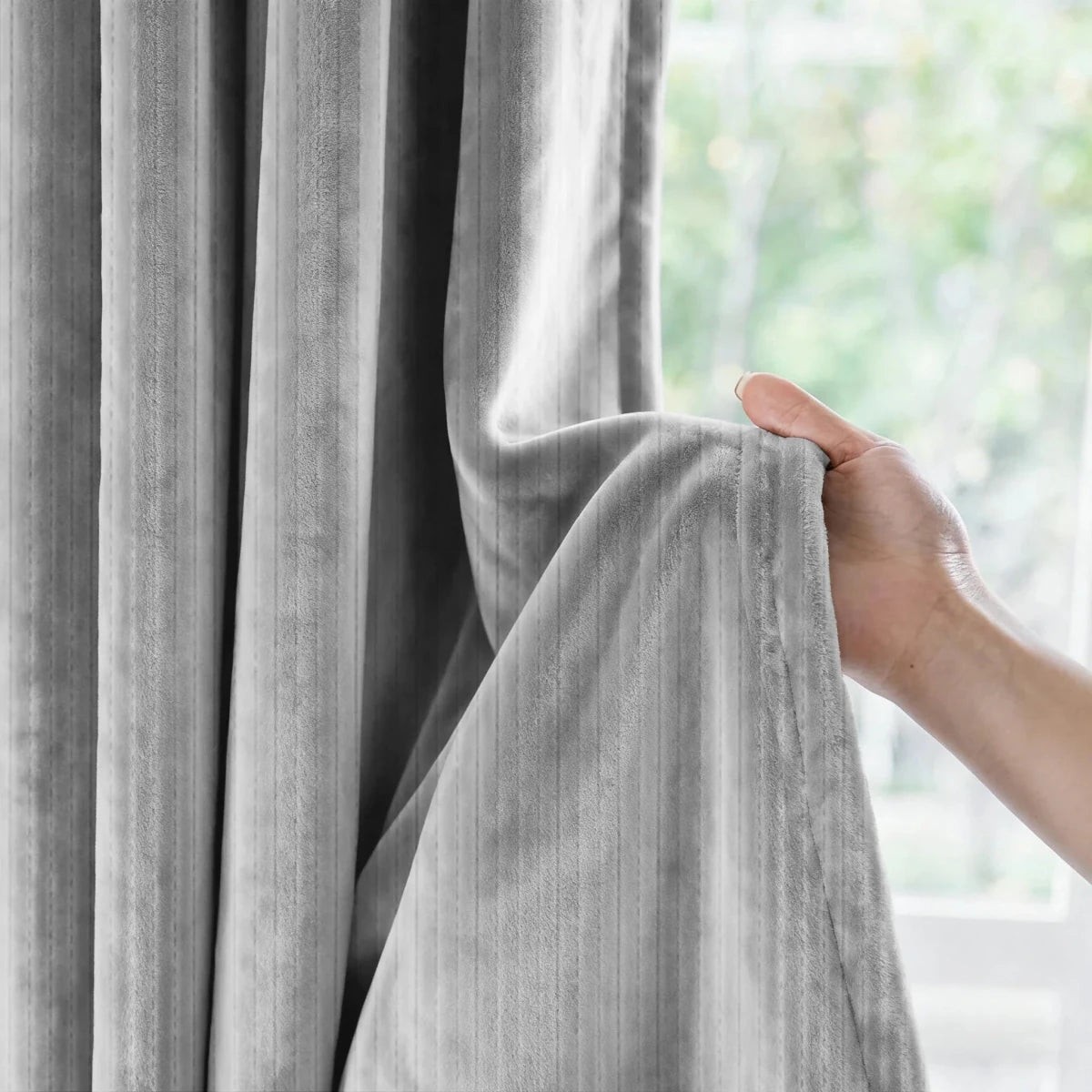 CozyProtection – Heavy Warming Winter Curtain