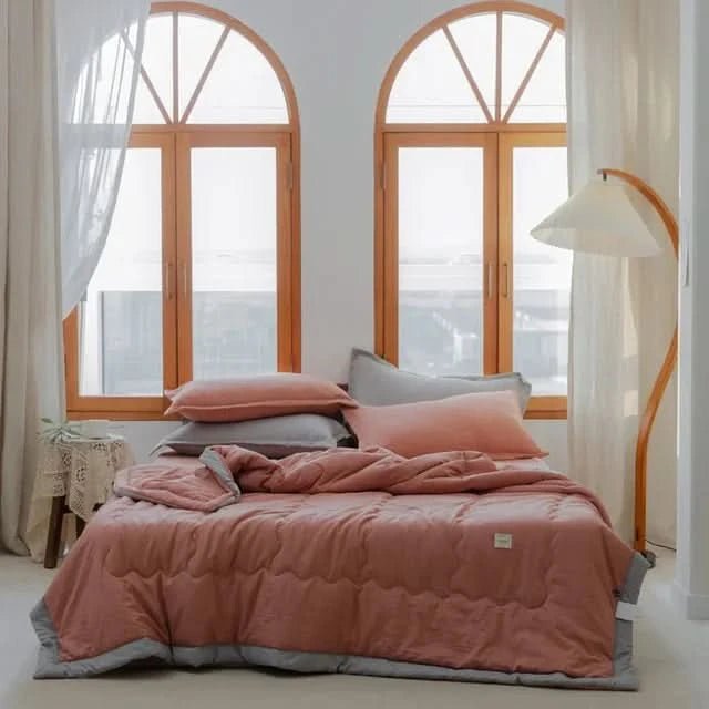 ComfyLux - High-Quality Lightweight Blanket